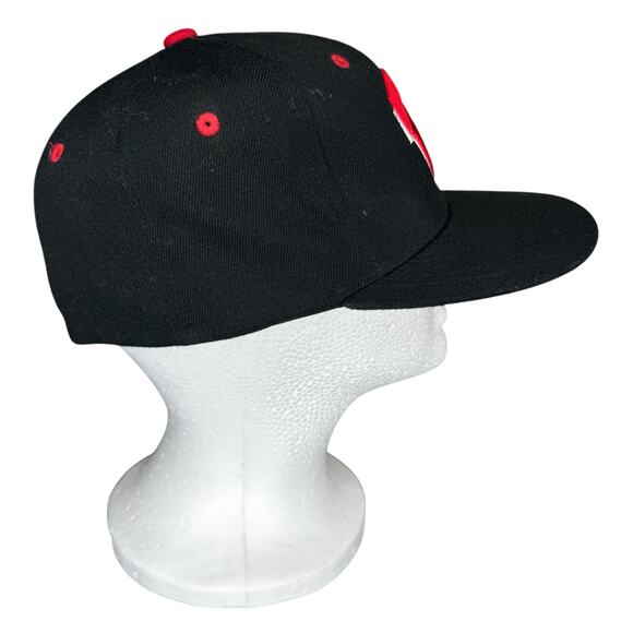 NCAA Zephyr Wisconsin Badgers Baseball Cap Hat Flex Fit Fitted Black Red M / L - Picture 4 of 8